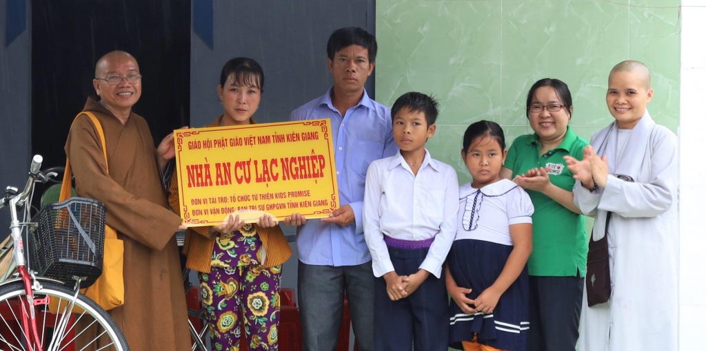 Kiên Giang: Ban Từ thiện xã hội trao nhà an cư lạc nghiệp tại huyện Tân Hiệp