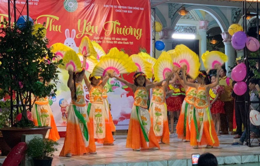 Đồng Nai: Ấm áp Trung thu yêu thương tại chùa Tam Bảo