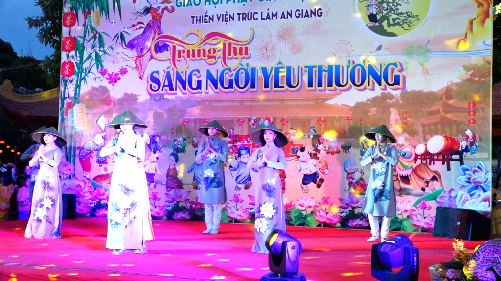 An Giang: Thiền viện Trúc Lâm An Giang tổ chức vui Trung thu cho 3.000 em thiếu nhi