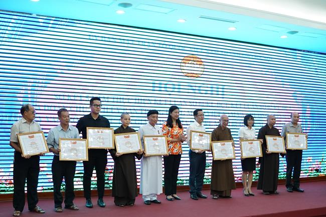 Mặt trận Tổ quốc thành phố Hà Nội khen thưởng 38 tập thể, cá nhân có thành tích trong công tác dân tộc, tôn giáo
