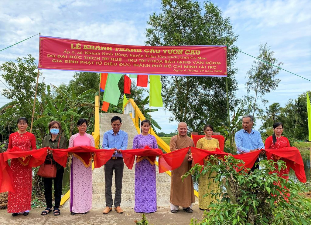 Cà Mau: San sẻ yêu thương mùa mưa bão, trao tặng 03 mái ấm tình thương và 02 cầu giao thông nông thôn