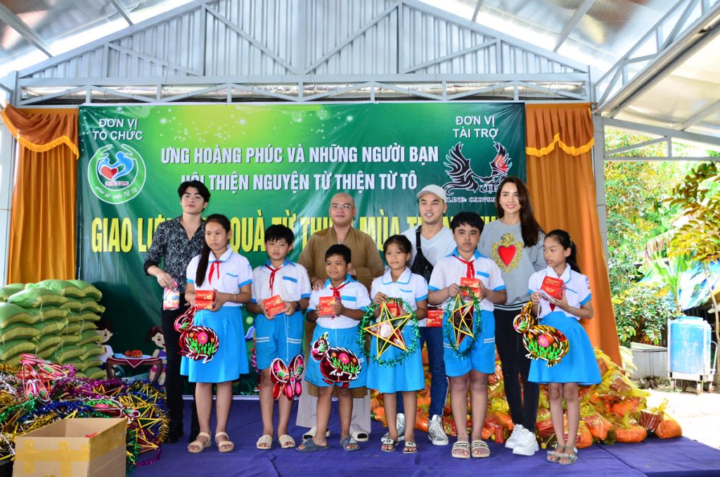 Cần Thơ: Hội từ thiện Từ Tô giao lưu trao quà mùa Trung thu tại chùa Mai Xuân