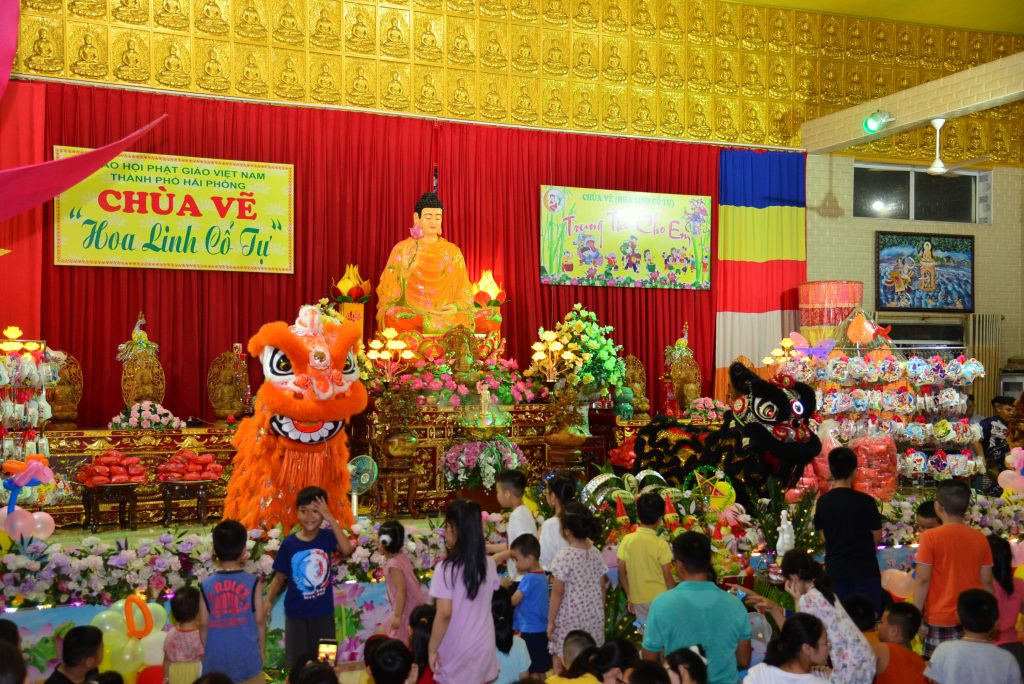 Hải Phòng: Hơn 500 thiếu niên, nhi đồng về chùa Vẽ tham dự chương trình “Trung Thu Cho Em”