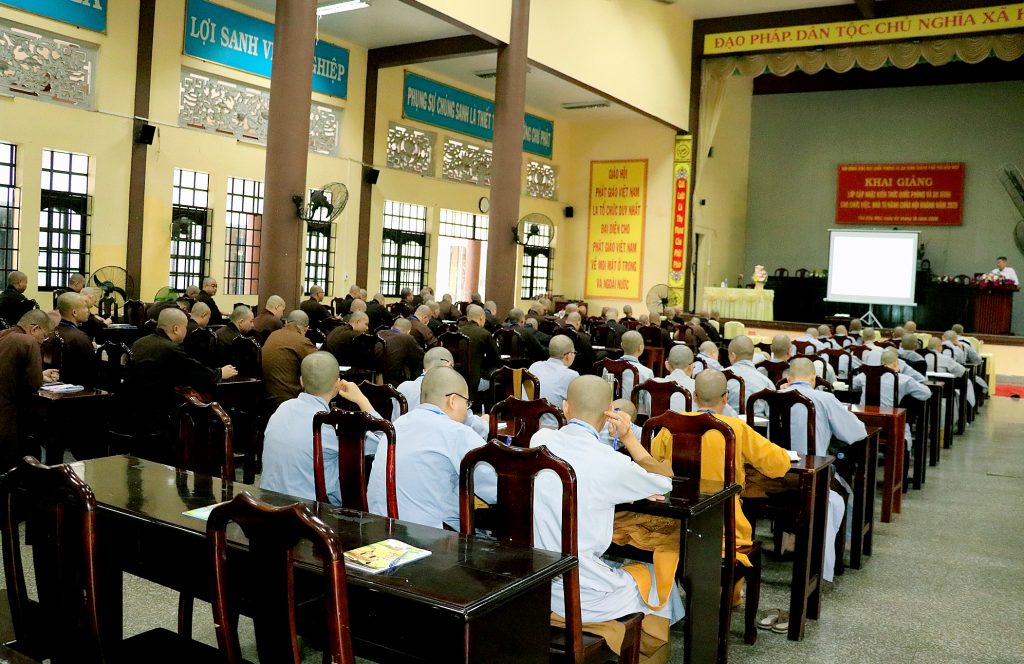 Bình Dương: Bồi dưỡng kiến thức quốc phòng và an ninh cho chư Tôn đức Tăng Ni