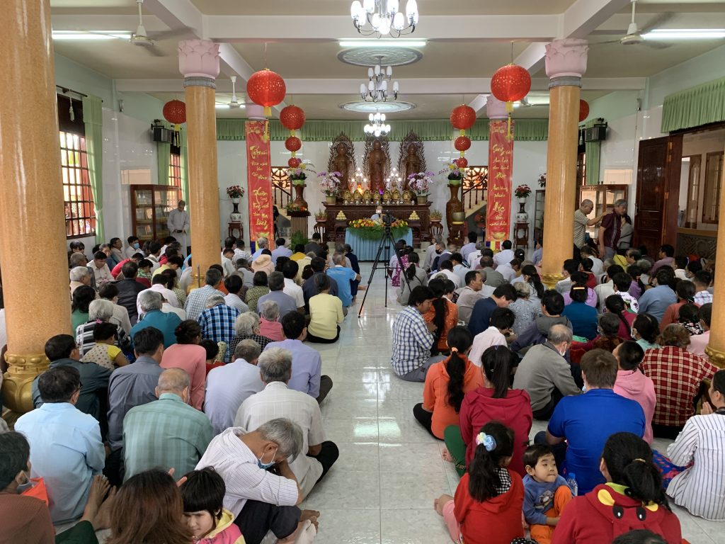 Tiền Giang: Buổi thuyết pháp và tặng quà từ thiện tại chùa Nam An