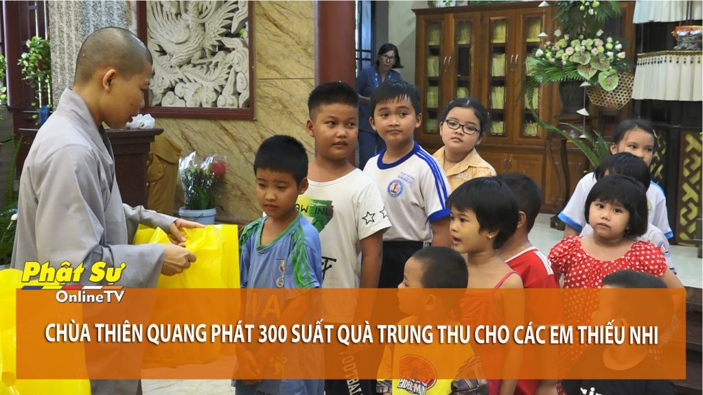 [Video] Cần Thơ: Chùa Thiên Quang phát 300 suất quà Trung thu cho các em thiếu nhi