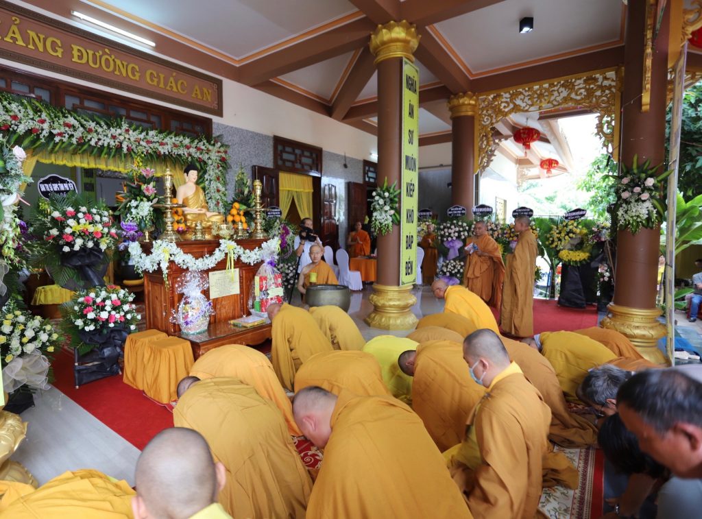 Phú Yên: Ban Trị sự GHPGVN tỉnh viếng tang cố HT. Thích Giác Thuận