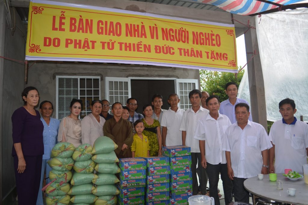 Cà Mau: Nhóm phật tử Thiền Đức trao nhà tình thương tại xã An Xuyên