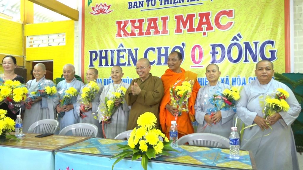 Kiên Giang: Khai mạc "Phiên chợ 0 đồng" tại chùa Thiên Sơn