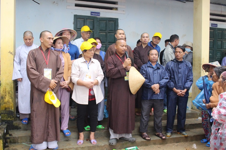 Đồng Tháp: Phật giáo huyện Tháp Mười và chương trình "Cứu trợ miền Trung" đợt 2