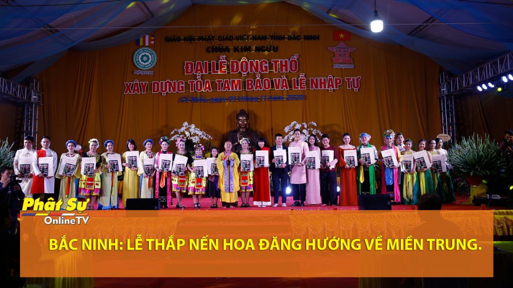 [Video] Bắc Ninh: Lễ thắp nến hoa đăng hướng về miền Trung