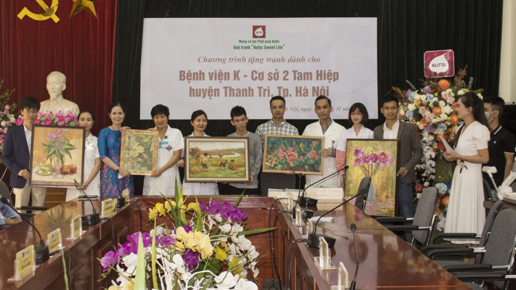 Hà Nội: Quỹ tranh thiện nguyện “Butta Sweet Life” trao tặng tranh tại bệnh viện K Trung ương - Cơ sơ 2