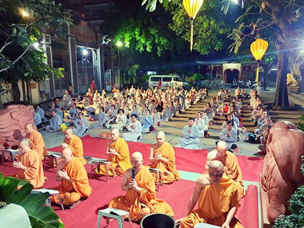 TP.HCM: Đêm hoa đăng kỷ niệm ngày xuất gia của Bồ tát Quán Thế Âm tại Tịnh xá Trung Tâm