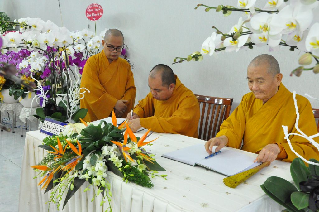 TP.HCM: Các đoàn phúng viếng lễ tang cố Ni trưởng Thích Nữ Như Ngọc