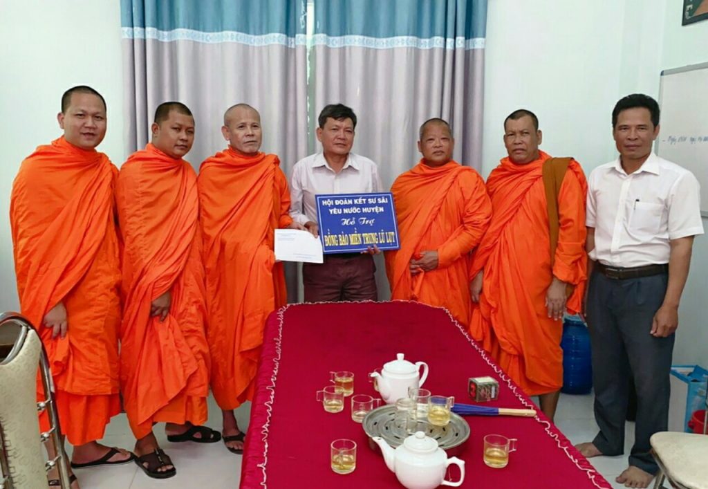 Trà Vinh: Hội Đoàn kết Sư sãi Yêu nước hỗ trợ đồng bào miền Trung