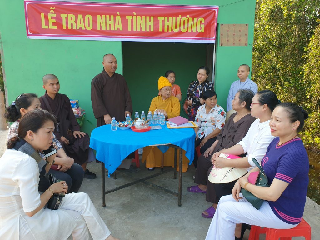 Đồng Tháp: Chùa Thiền Kim trao Nhà Tình thương cho người dân xã Hưng Thạnh