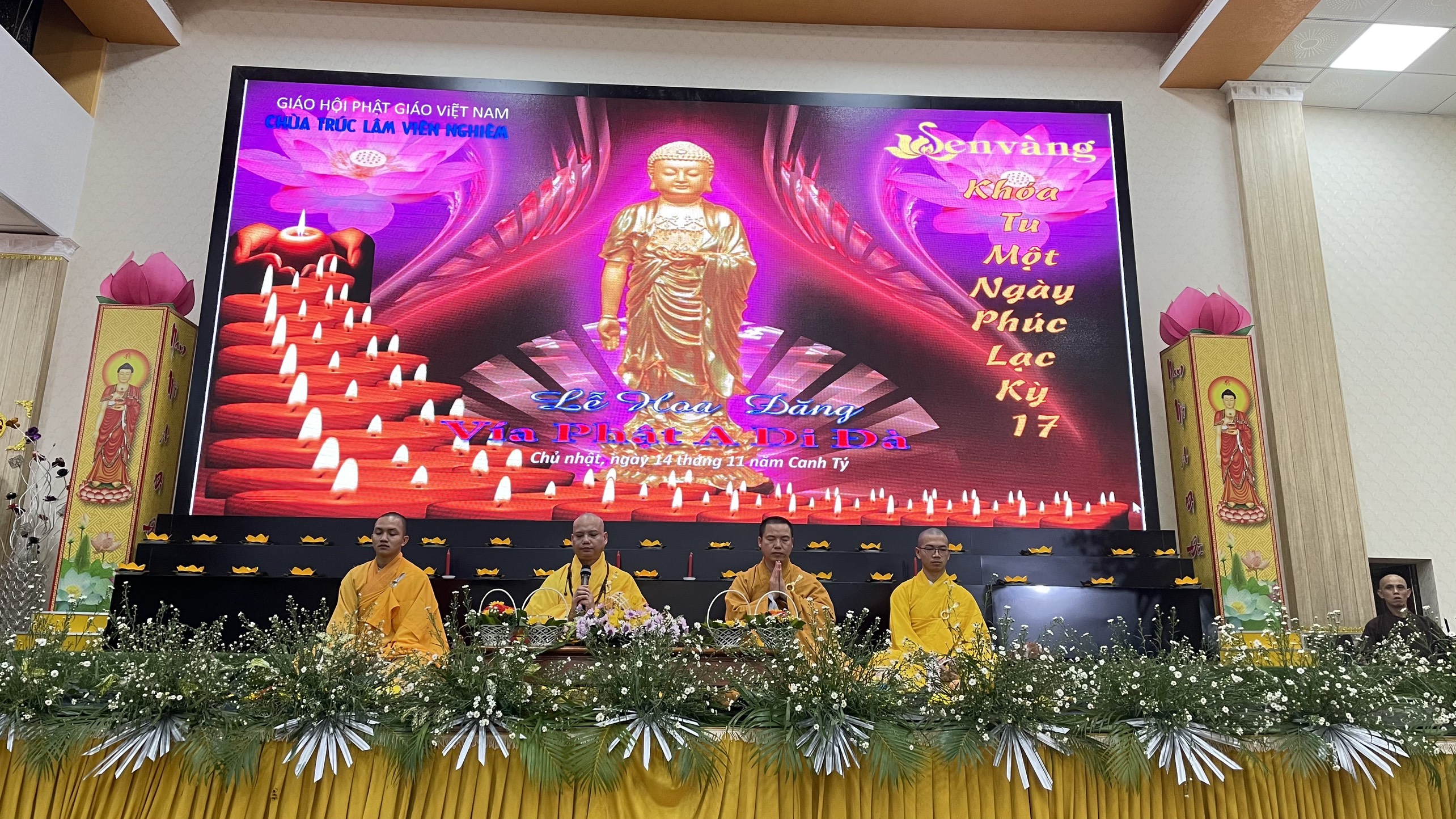 Đồng Nai: Đêm hội Hoa đăng Vía đức Phật A Di Đà tại chùa Trúc Lâm Viên Nghiêm