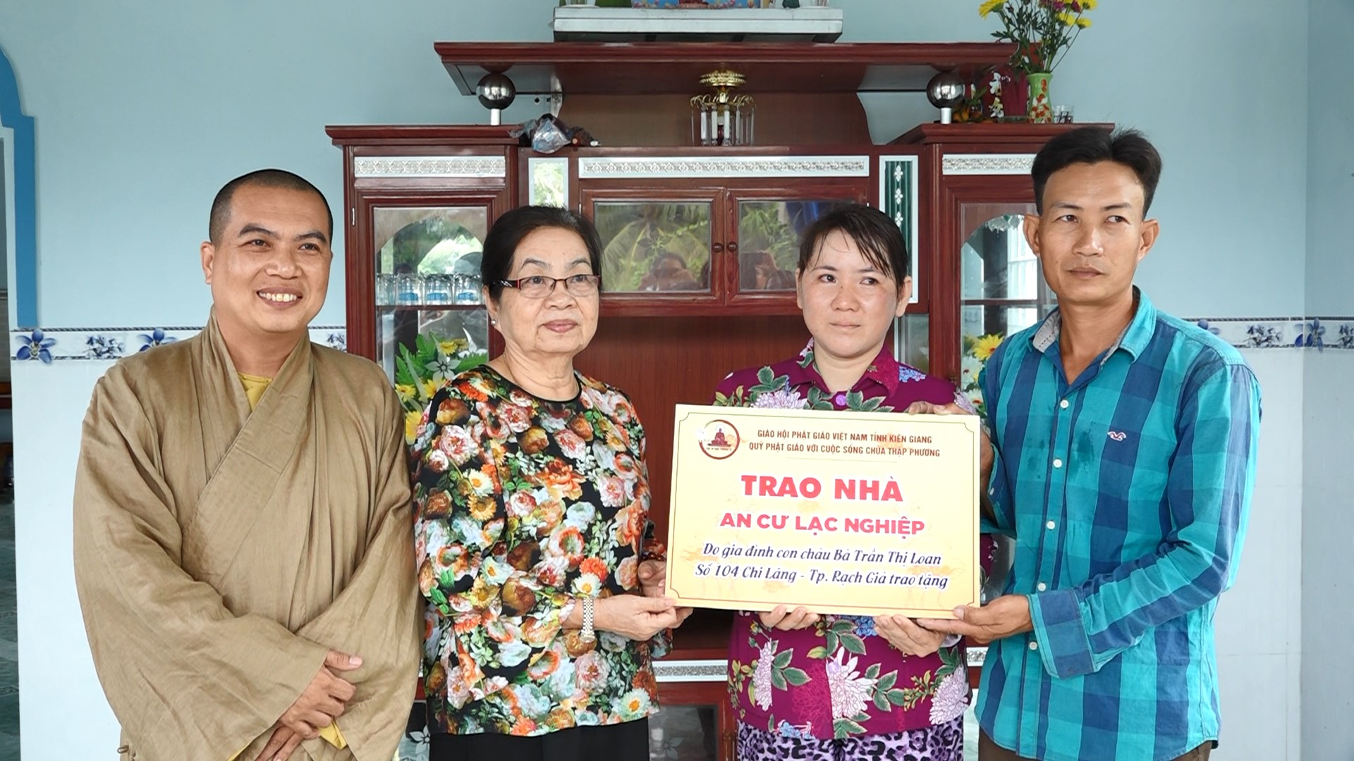 Kiên Giang: Quỹ “Phật giáo với Cuộc sống” trao nhà An cư lạc nghiệp tại huyện Giồng Riềng