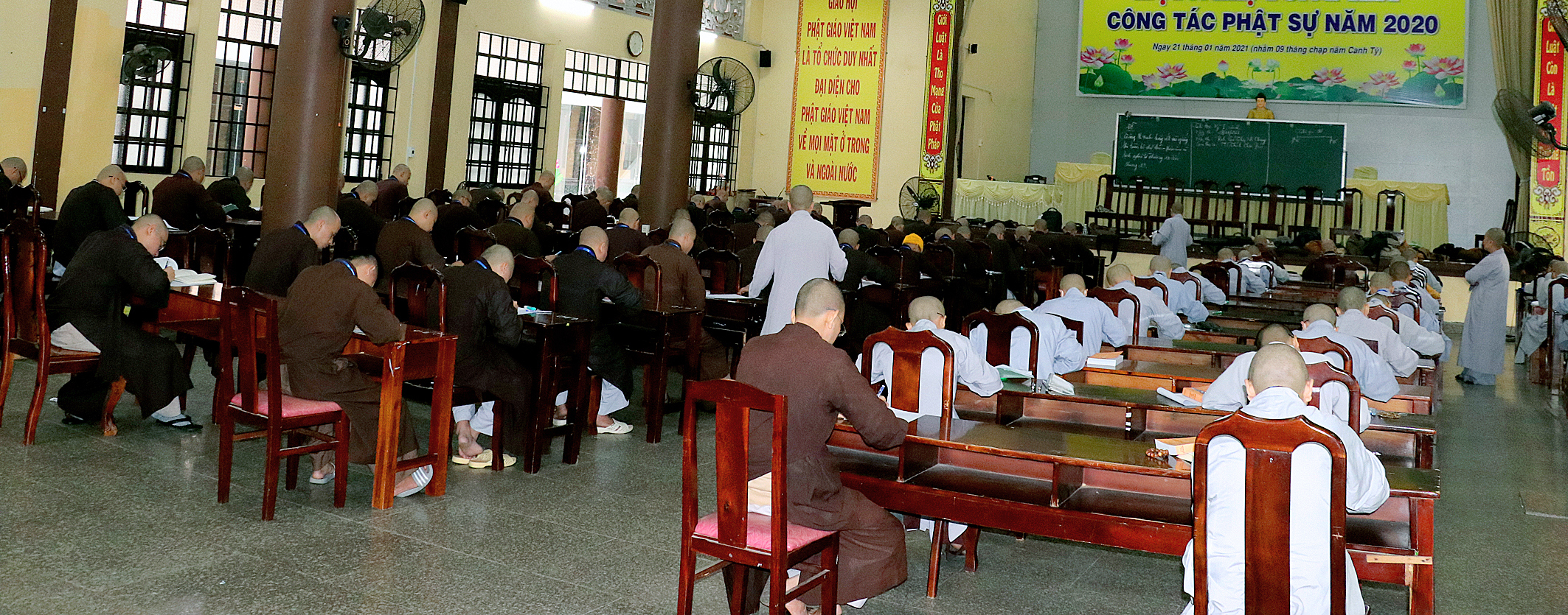 Bình Dương: Trường Trung cấp Phật học tổ chức thi học kỳ I, năm II