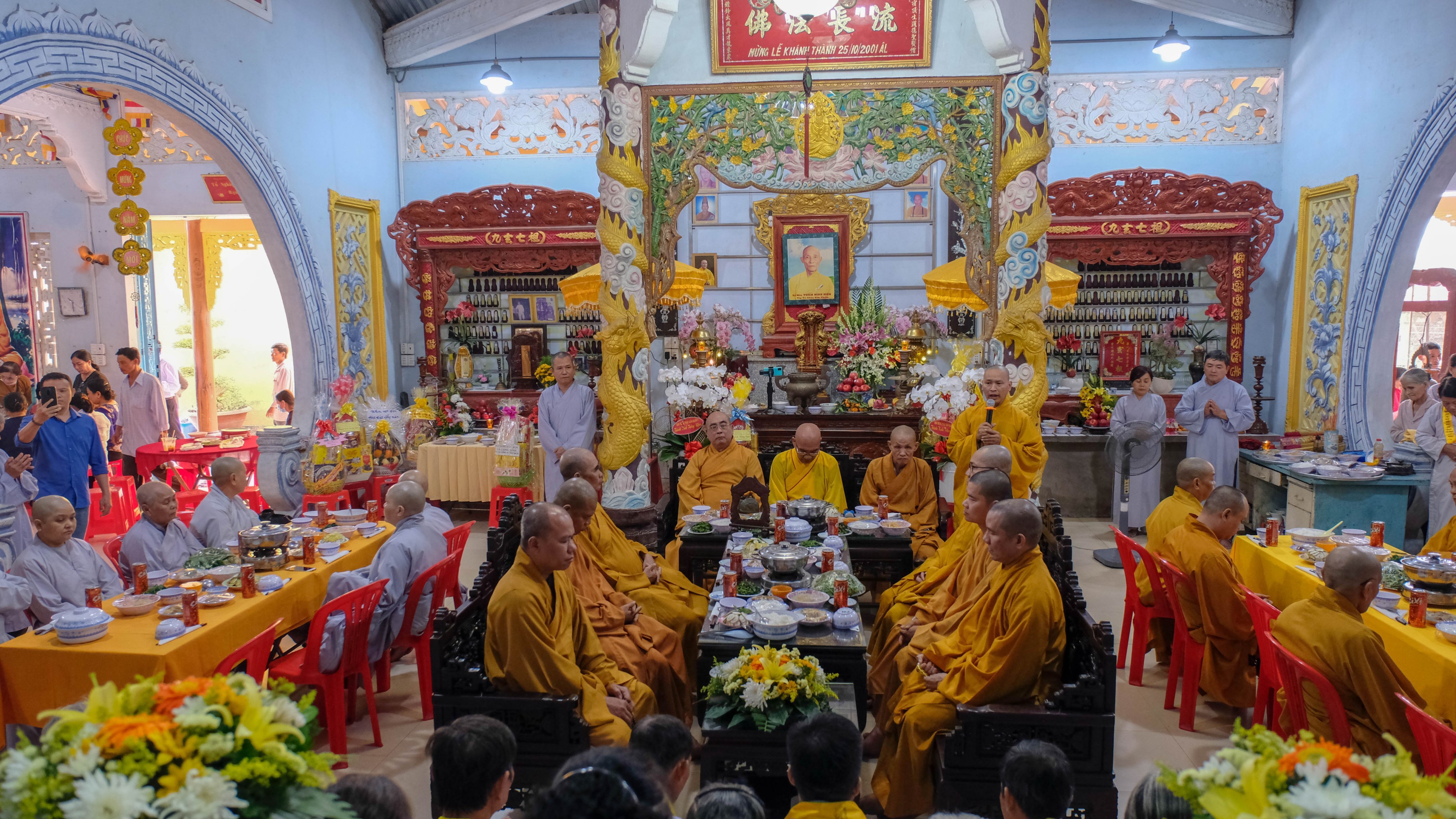 Tiền Giang: Đạo tràng Phật tử chùa Kim Thiền tổng kết khoá tu và trao học bổng