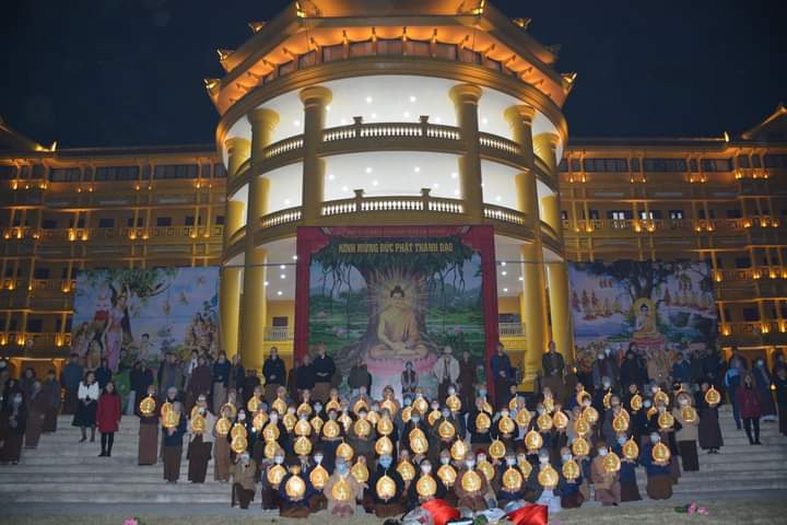 Hà Nội: Học viện Phật giáo Việt Nam ngập tràn không khí hân hoan mừng ngày Phật thành đạo