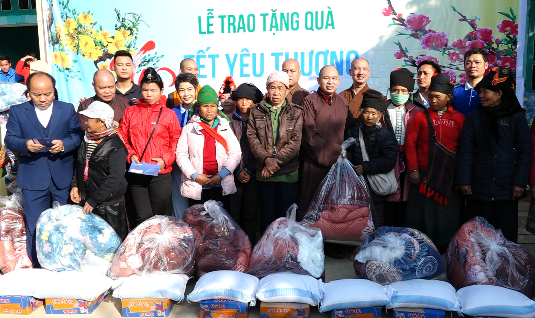 Mang Tết yêu thương xuân Tân Sửu đến với bà con tỉnh Điện Biên