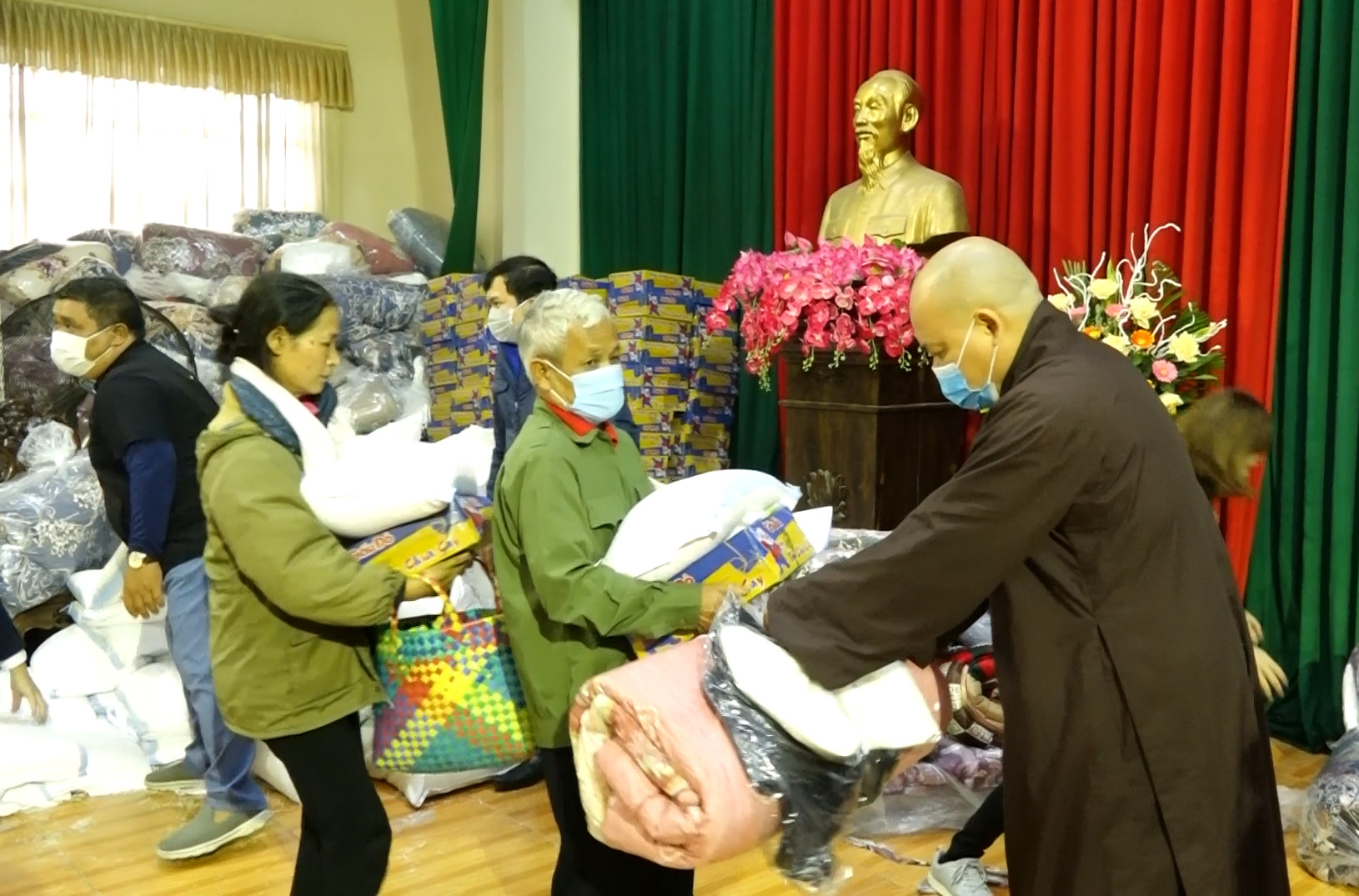 Hưng Yên: Trung ương Giáo hội trao tặng 1.400 phần quà Tết yêu thương