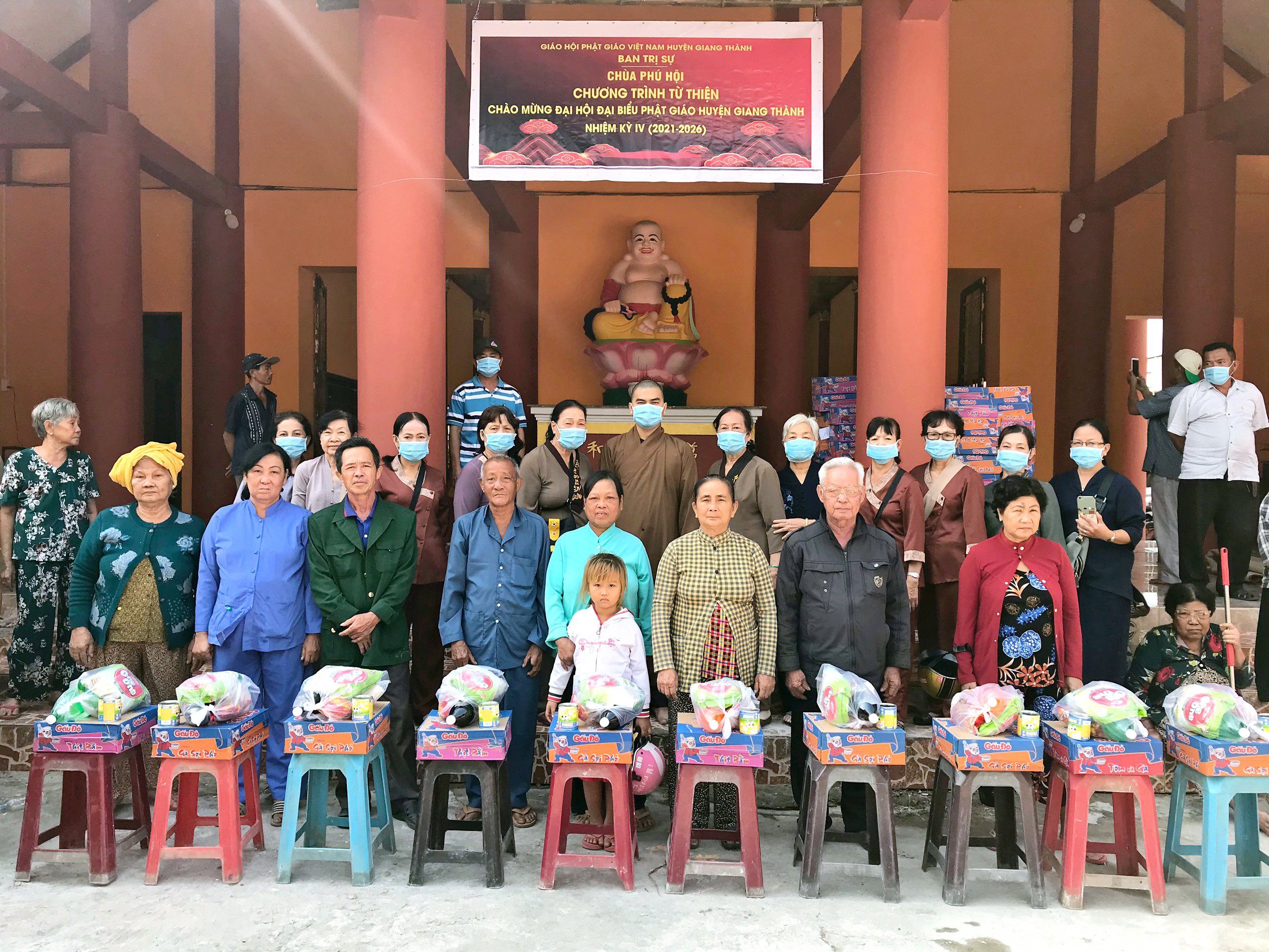 Kiên Giang: Chùa Phú Hội trao quà tết cho bà con có hoàn cảnh đặc biệt khó khăn