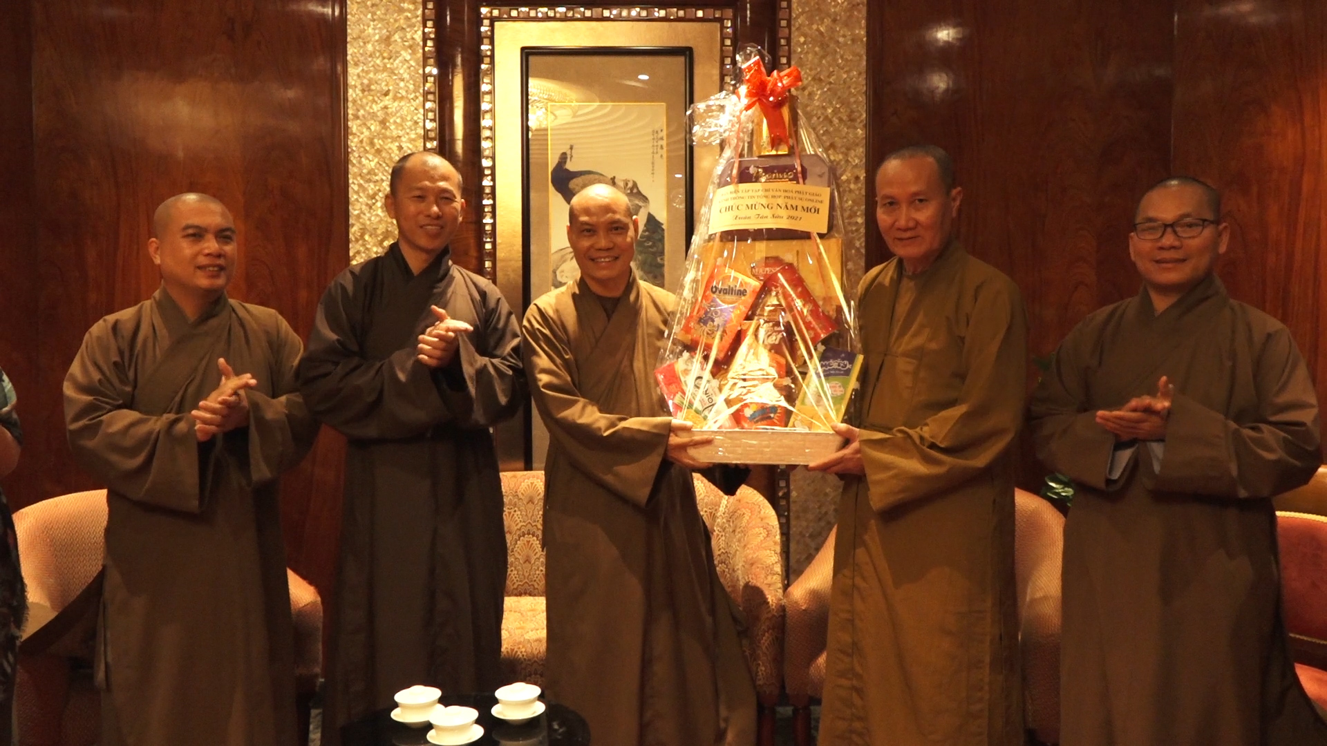 Lãnh đạo Tạp chí VHPG - Kênh Thông tin Tổng hợp Phật sự Online thăm, chúc Tết chư Tôn đức trong Ban Bảo trợ