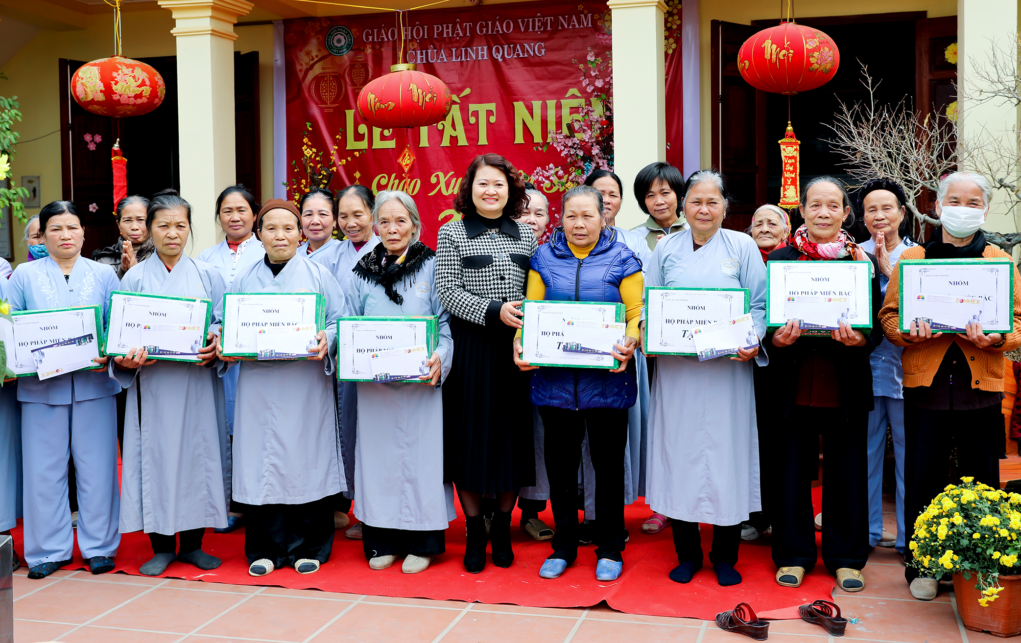 Hưng Yên: Chùa Linh Quang kết hợp cùng tổ chức từ thiện Hộ pháp miền Bắc trao quà cho bệnh nhân và bà con có hoàn cảnh khó khăn