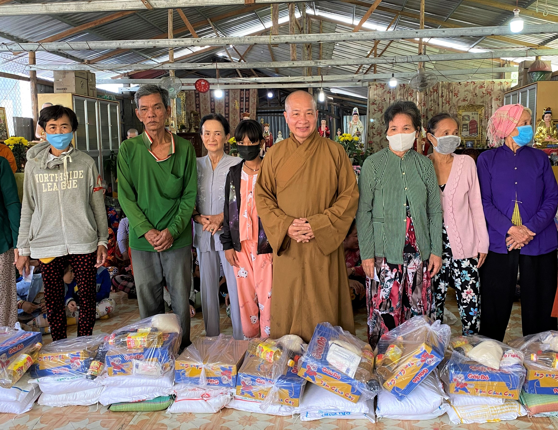 Hậu Giang: Phân ban Từ thiện Đối ngoại và Quan hệ Quốc tế với những chương trình mừng Đại lễ Phật thành đạo PL.2564 – DL.2021