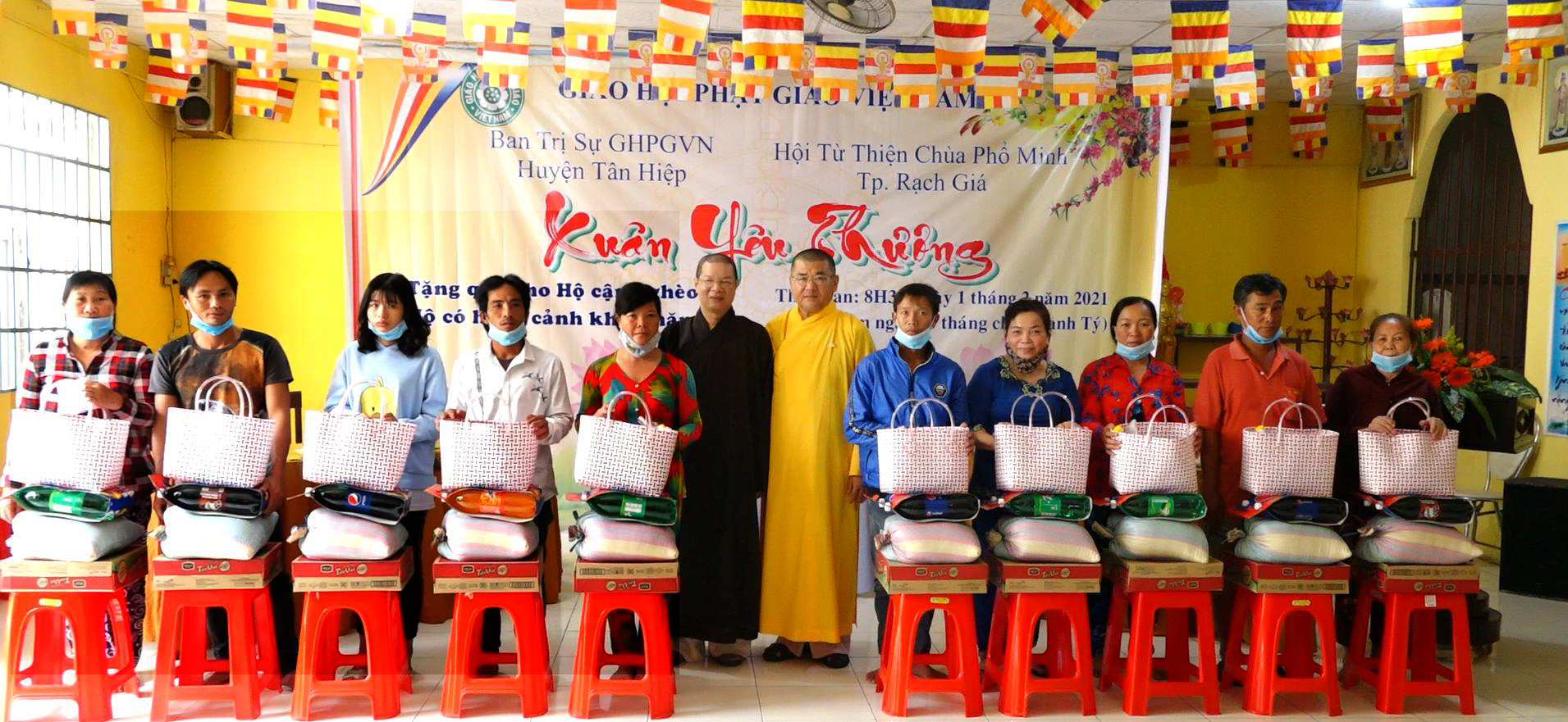 Kiên Giang: BTS PG huyện Tân Hiệp và Hội từ thiện chùa Phổ Minh trao quà Tết Tân Sửu