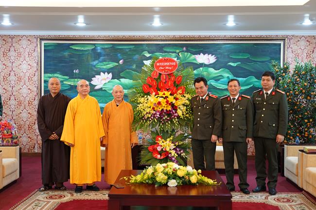 Chư Tôn đức BTS Phật giáo Hà Nội chúc Tết các cơ quan ban ngành Thành phố