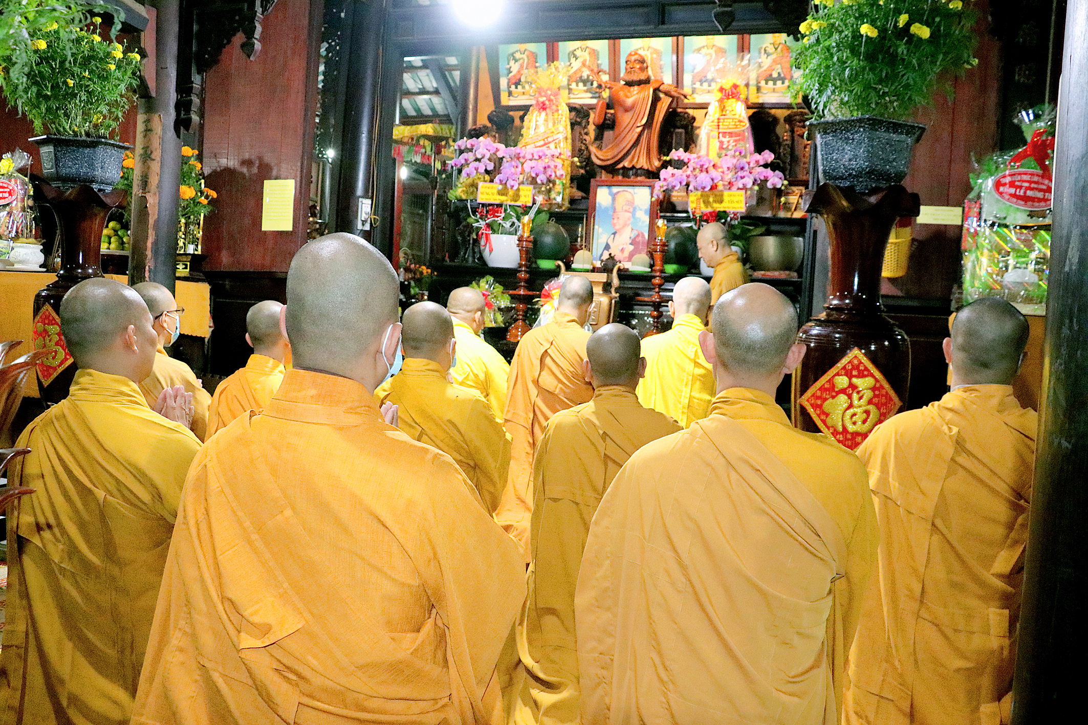 Bình Dương: Chư Tôn đức Tăng Ni khánh tuế lãnh đạo Ban Trị sự GHPG tỉnh