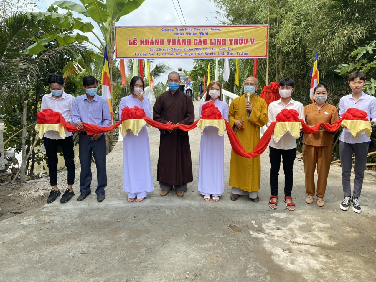 Sóc Trăng: "Nhịp cầu Yêu thương" khánh thành 2 cầu nông thôn và tặng quà người nghèo tổng trị giá hơn 700 triệu đồng