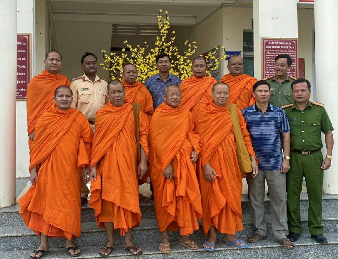 Trà Vinh: Hội Đoàn kết Sư sãi Yêu nước huyện Trà Cú thăm, chúc Tết lãnh đạo các cấp chính quyền