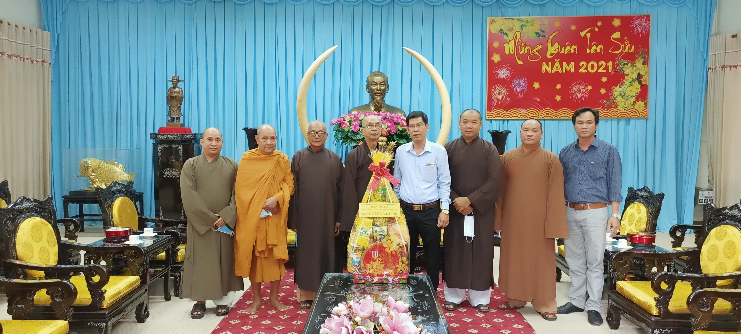 Bến Tre: BTS GHPGVN đến thăm hỏi, tặng quà, chúc Xuân quý lãnh đạo Chính quyền các cấp, ban ngành, đoàn thể trên địa bàn tỉnh