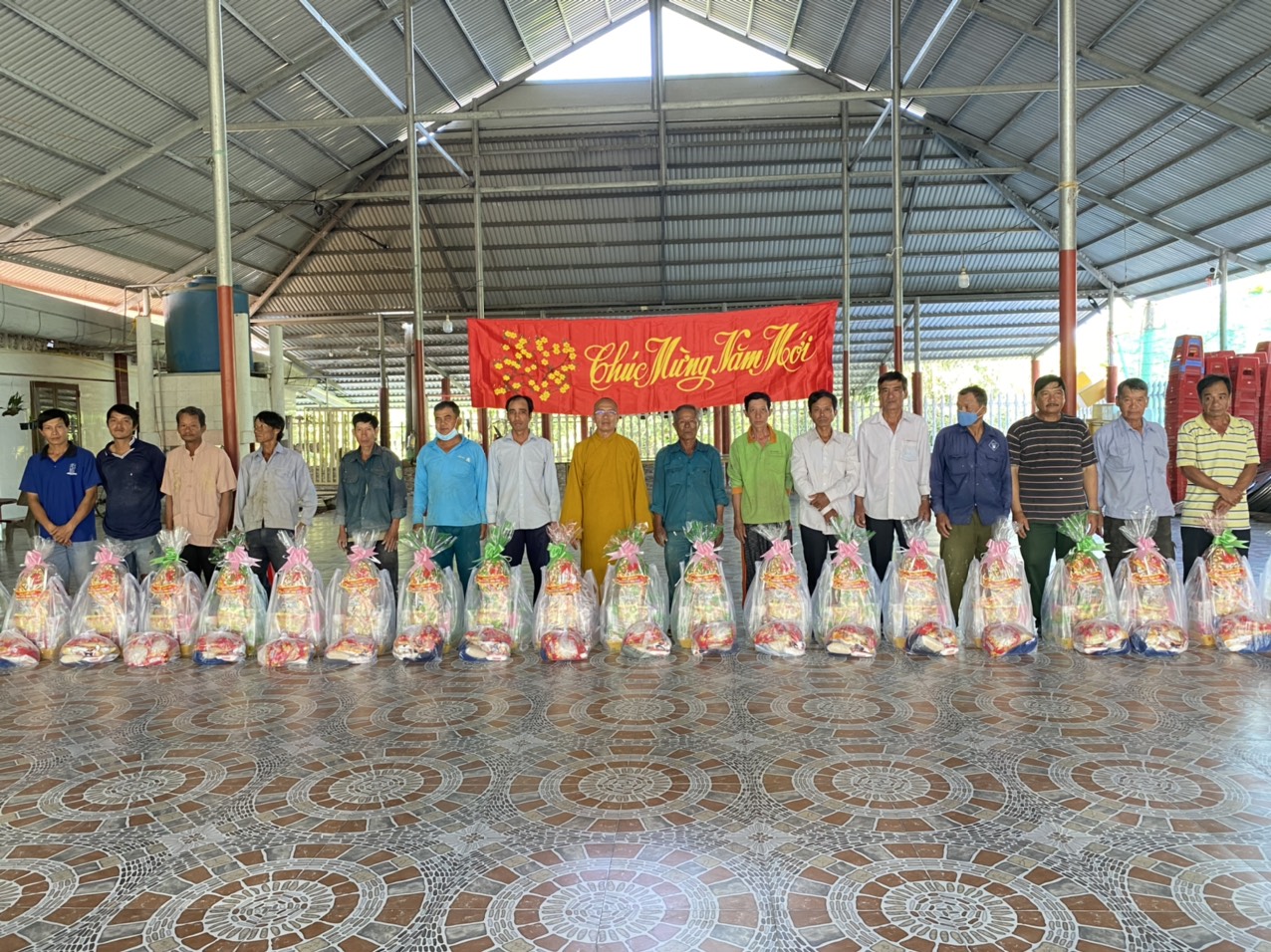 Sóc Trăng: Chùa Thiên Thới và chùa An Minh khánh thành cầu nông thôn, tặng quà Tết cho người nghèo