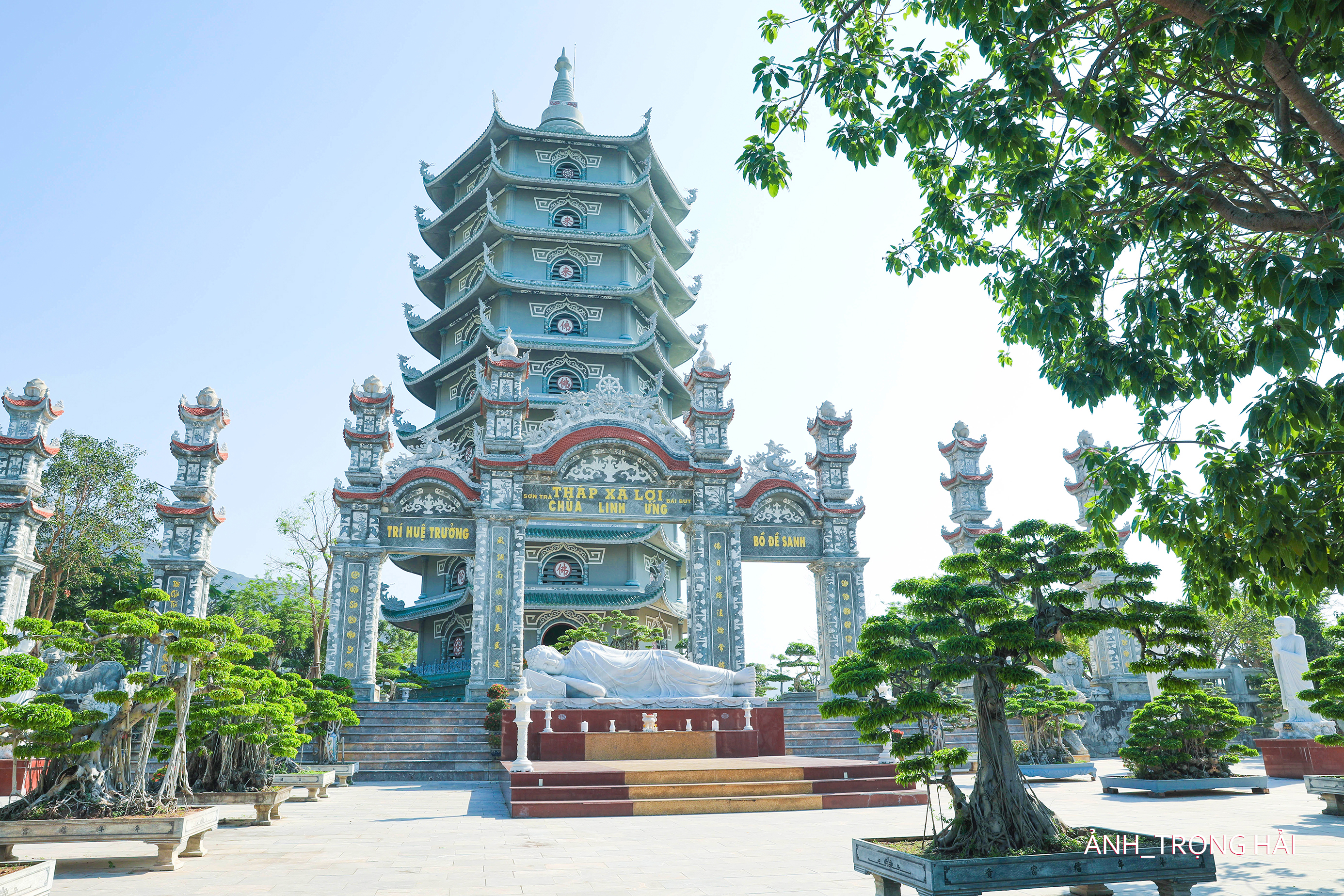 Chùa Linh Ứng danh thắng Phật giáo - Cõi Phật giữa chốn trần gian 