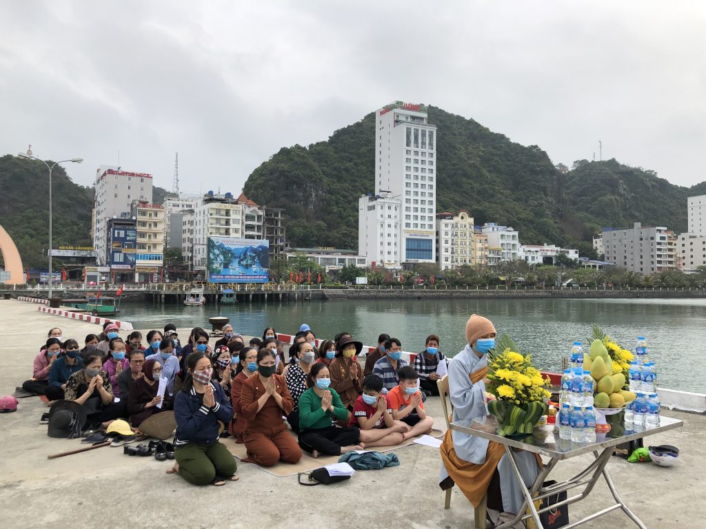 Hải Phòng: Chùa Linh Quang tổ chức phóng sinh hướng tới kỷ niệm ngày Đức Phật nhập niết bàn