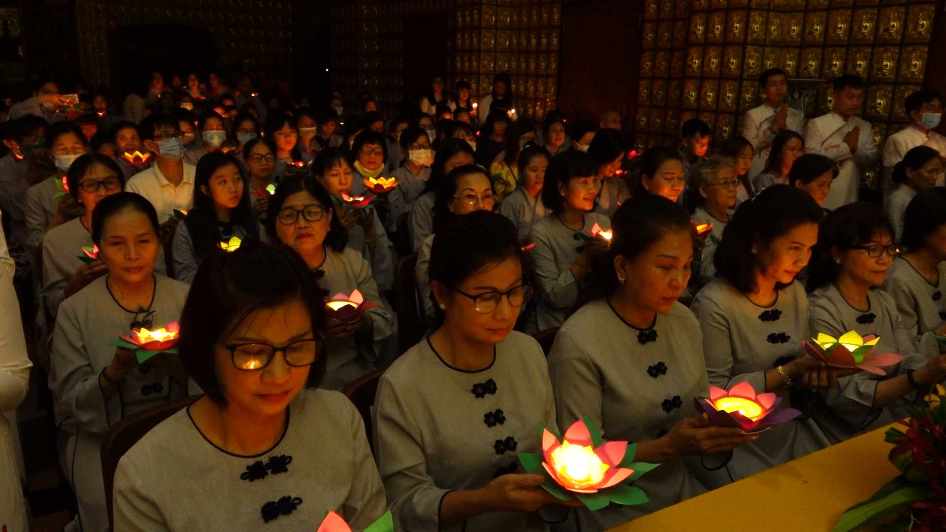 TP.HCM: Lễ Hoa Đăng kỷ niệm ngày Đức Phật xuất gia tại chùa Giác Ngộ