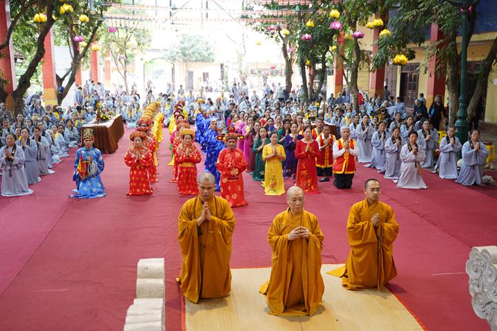 Hà Nội: Ngày tu an lạc tháng ba năm Tân Sửu tại chùa Bằng