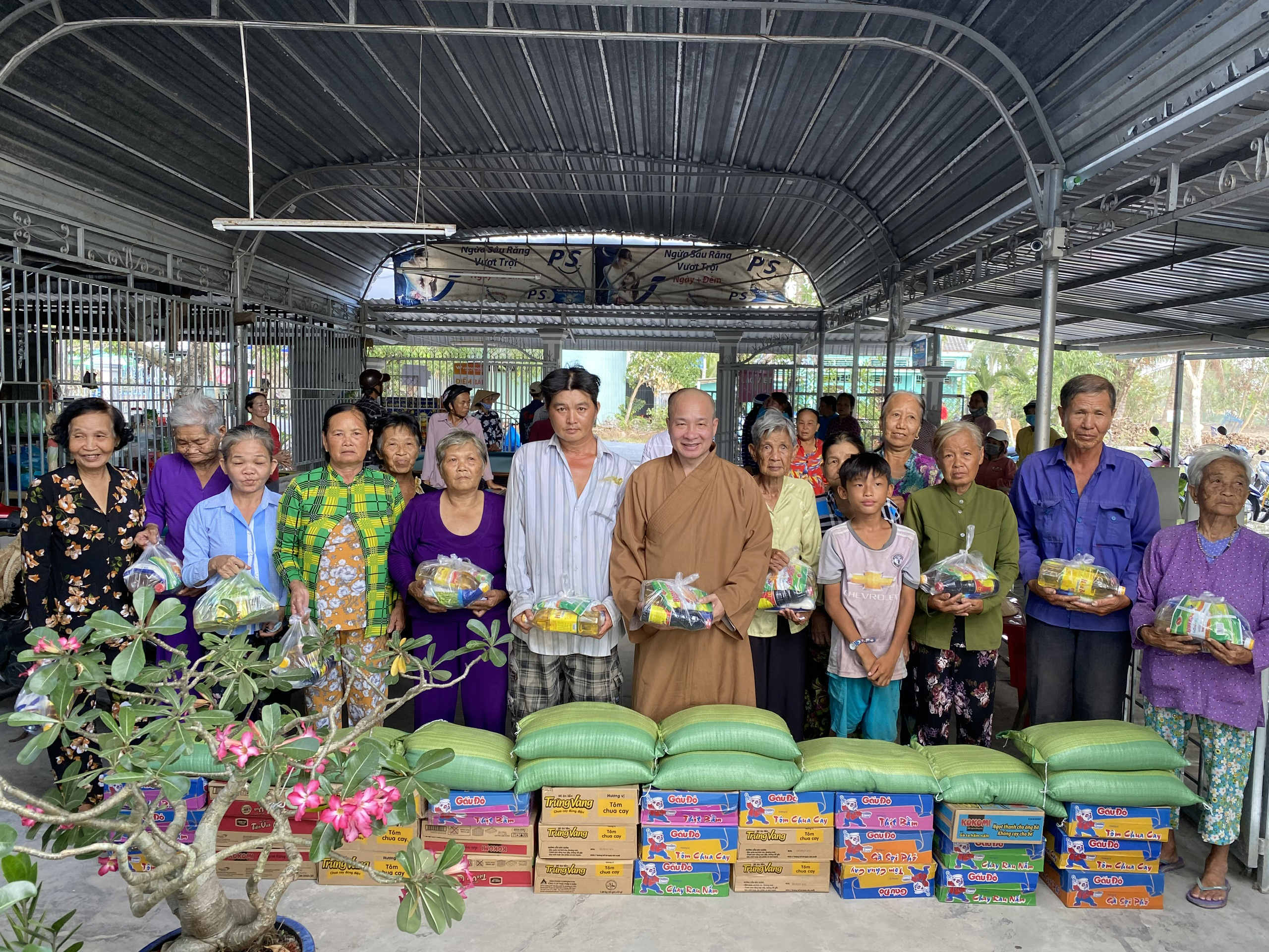 Cà Mau: Khánh thành cầu giao thông nông thôn, nhà tình thương thứ 1004 và các phần quà nghĩa tình đến bà con