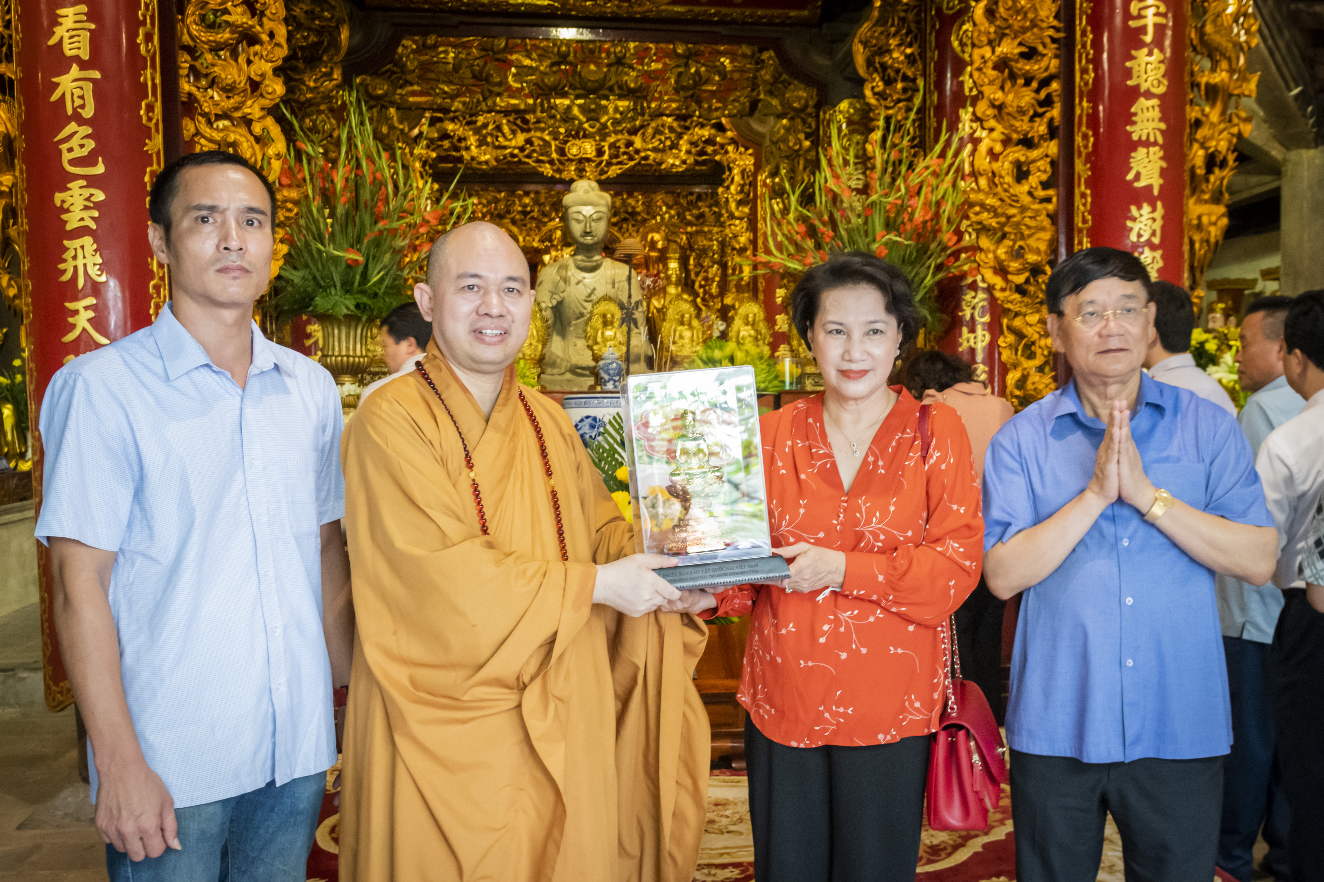 Bắc Ninh: Nguyên Chủ tịch Quốc hội Nguyễn Thị Kim Ngân thăm chùa Phật Tích