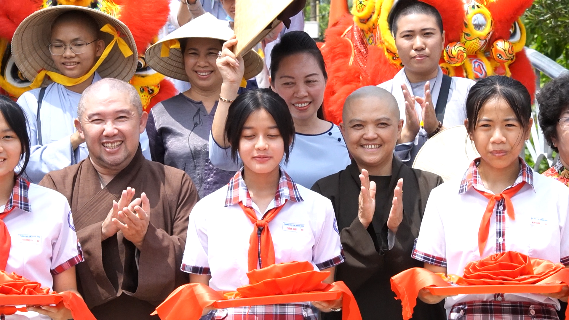 Đồng Tháp: Đoàn từ thiện chùa Thiên Quang (Bình Dương) khánh thành hai cây cầu giao thông tại TP.Sa Đéc