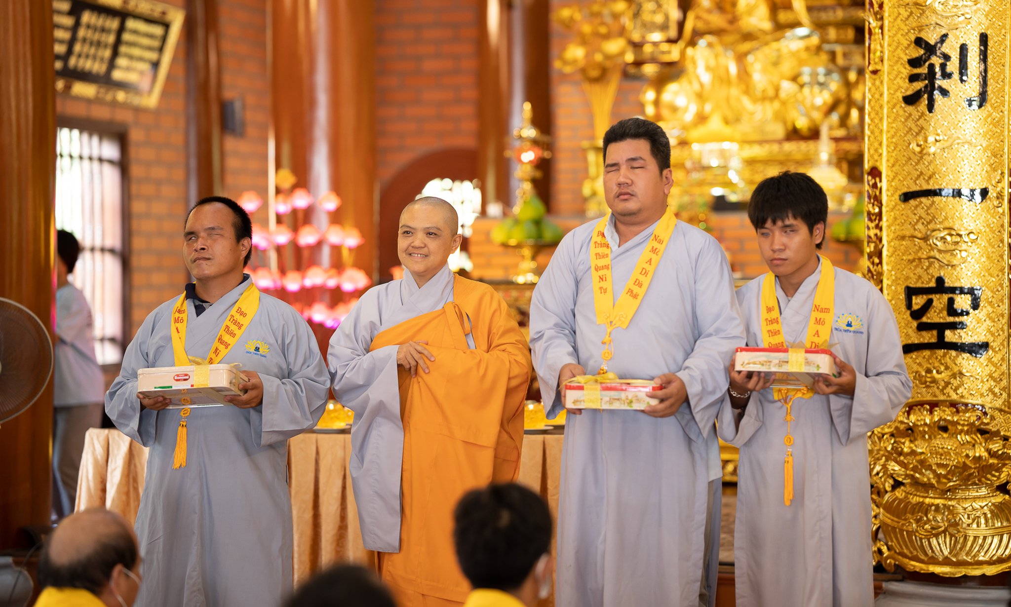 Bình Dương: Khóa tu An lạc và trao tặng 500 phần quà cho người khiếm thị tại chùa Thiên Quang