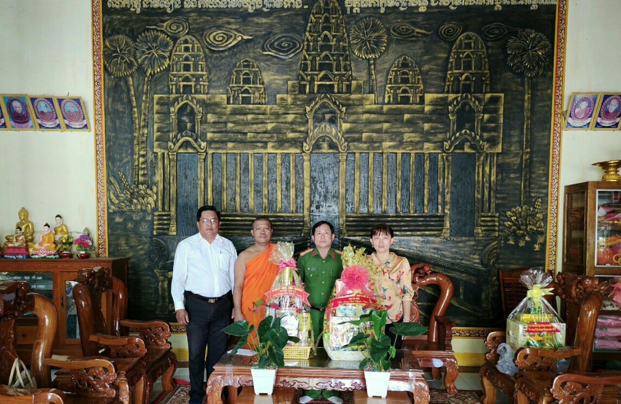 Trà Vinh: Tỉnh uỷ, Huyện uỷ huyện Trà Cú chúc tết Chôl Chnăm Thmây chùa Pray Vo