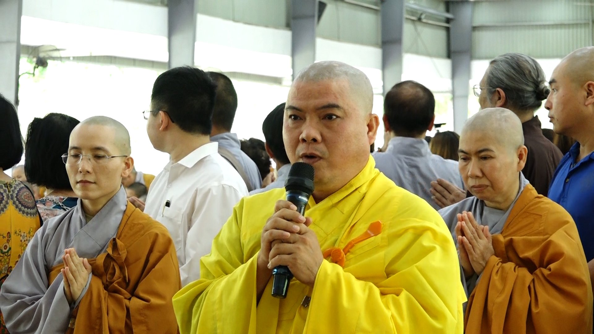 TP.HCM: Cúng dường trai tăng và Tạng luật Nam truyền tại Học viện Phật giáo Việt Nam