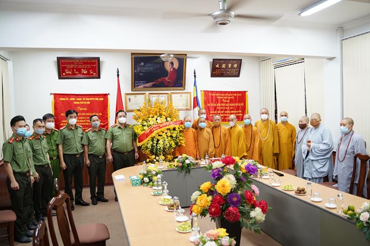 Các cơ quan ban ngành chúc mừng Ban trị sự Phật giáo Tp.Hà Nội nhân dịp Phật đản PL2565