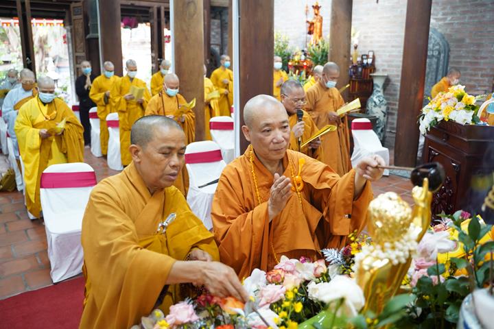 Ban thường trực Phật giáo Hà Nội tổ chức lễ Phật đản nội bộ tại chùa Bà Đá